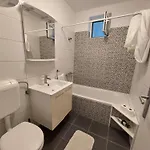 Bratus Apartment *