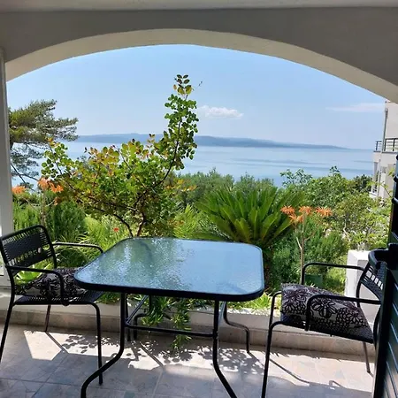 Bratus Apartman