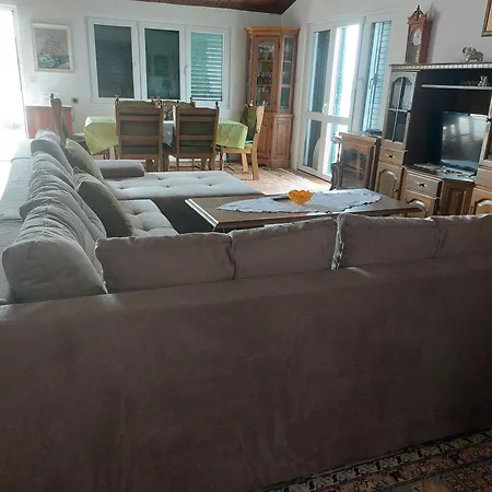 Bratus Apartman