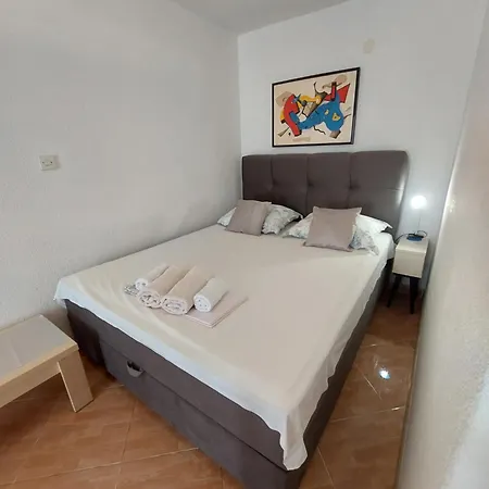 Bratus Apartment
