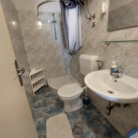 Bratus Apartment *