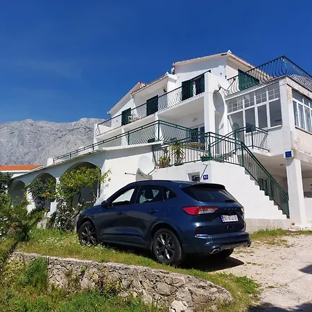 Apartment Bratus