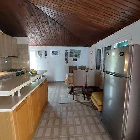 Apartment Bratus