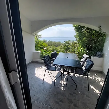 Apartment Bratus *