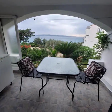 Bratus Apartment