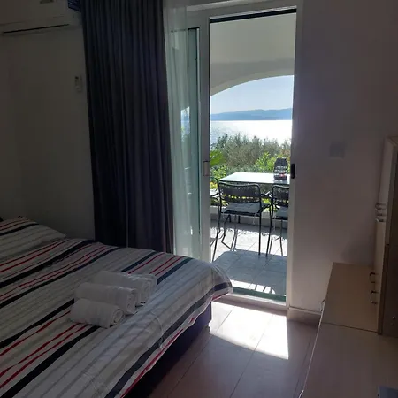 Apartment Bratus