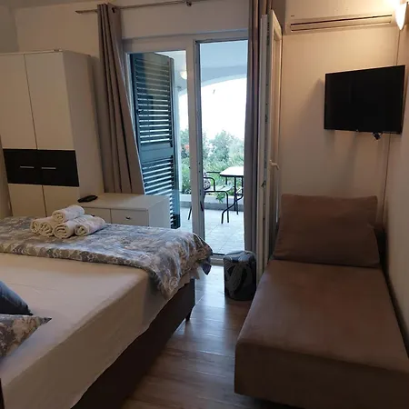 Apartment Bratus *