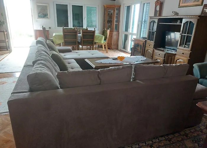 Bratus Apartman
